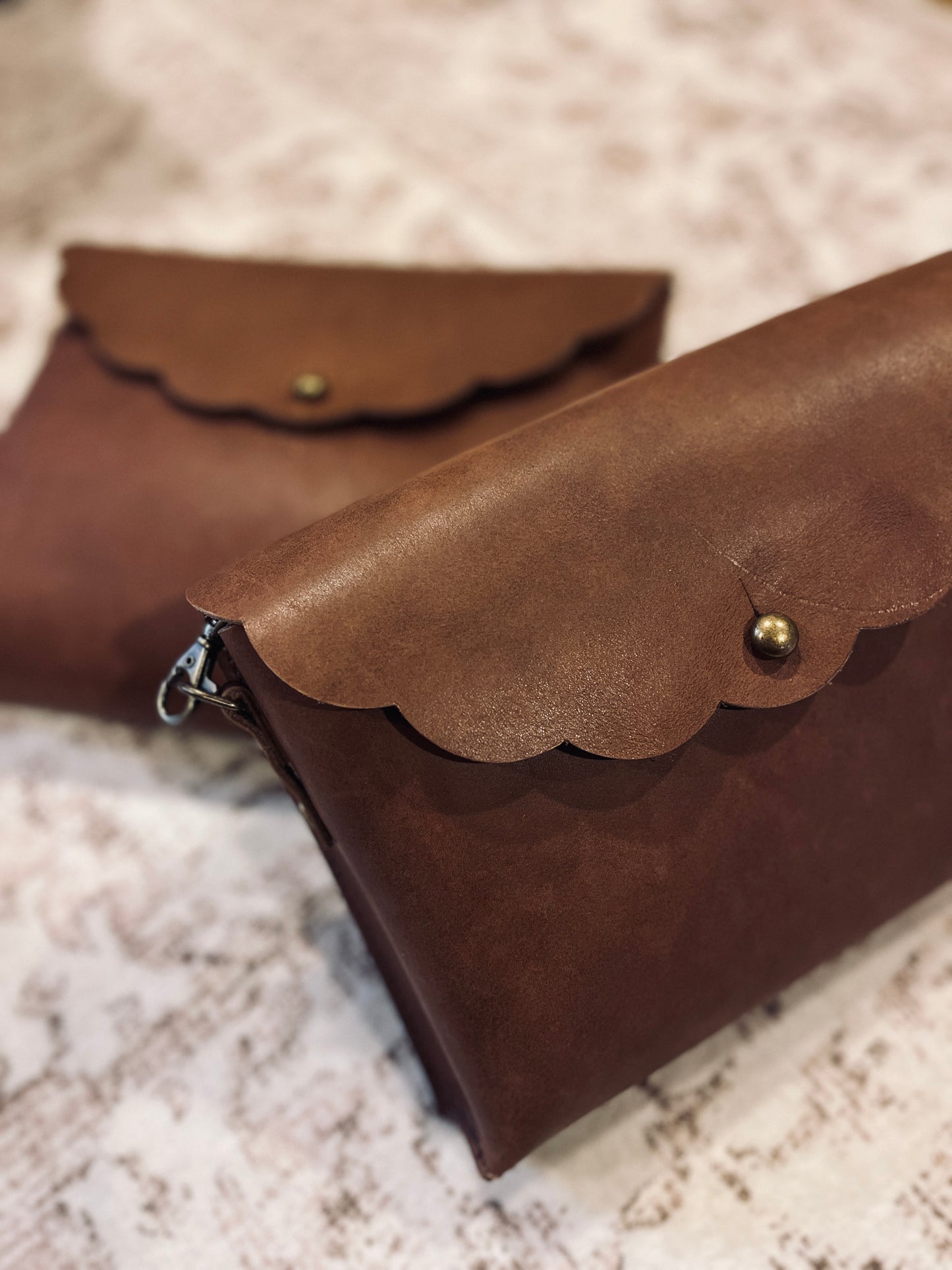 Scallop Leather Bible Pouch in Chestnut