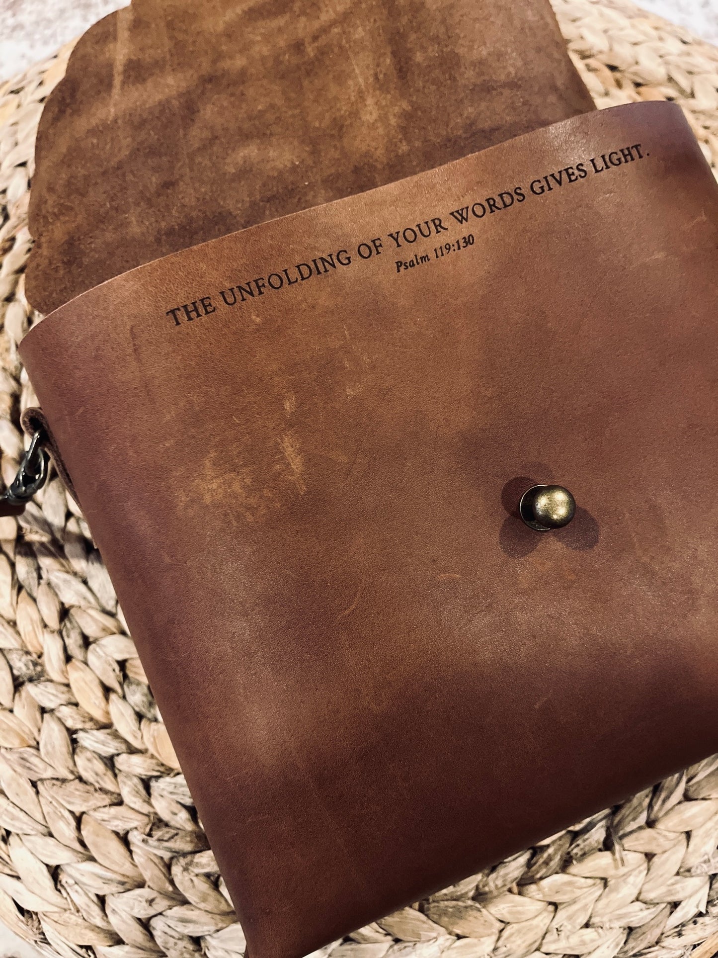 Scallop Leather Bible Pouch in Chestnut