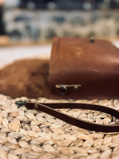 Scallop Leather Bible Pouch in Chestnut