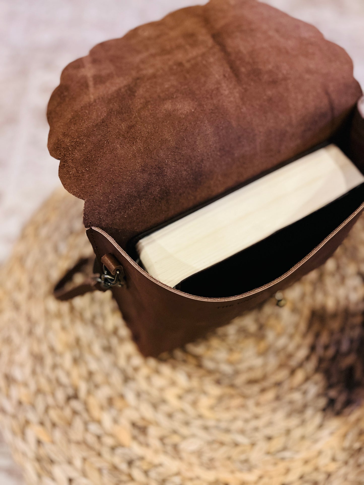 Scallop Leather Bible Pouch in Chestnut