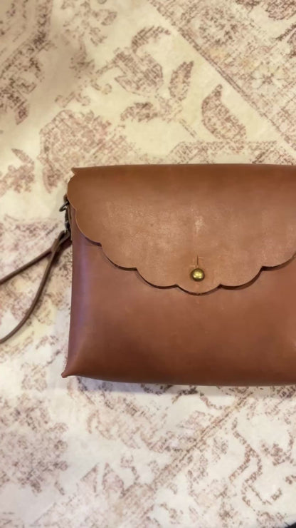 Scallop Leather Bible Pouch in Chestnut