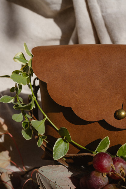 Scallop Leather Bible Pouch in Chestnut